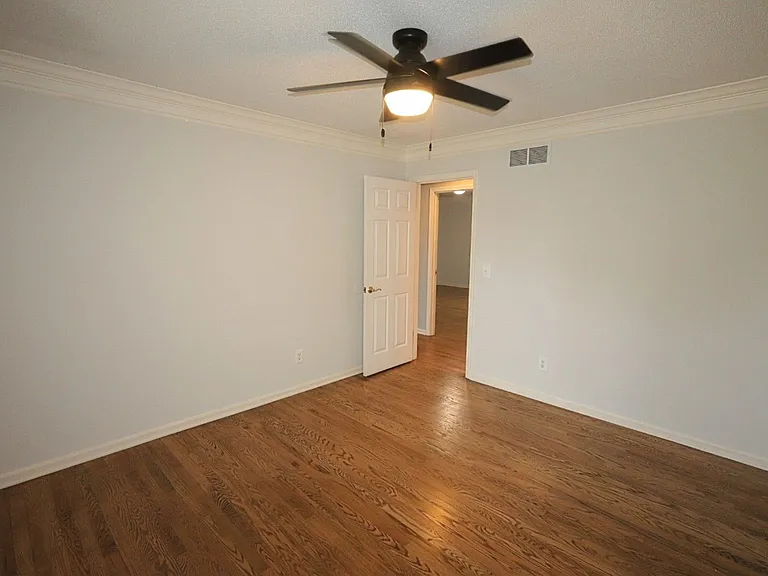 8231 Lake Terrace Dr — Photo 13