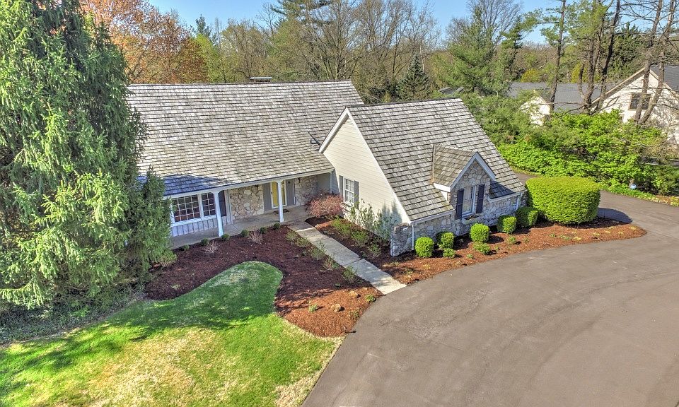 1st image of 16 Roan Ln