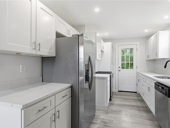 3rd image of 480 Songo St
