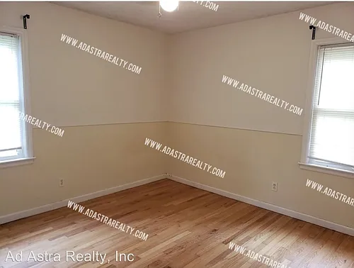 9203 Vaughn Ave Photo 1