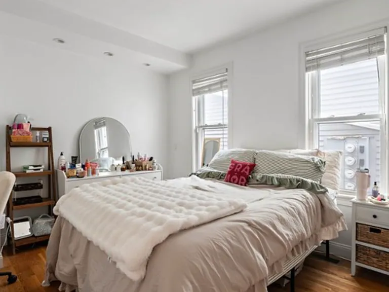257 E St #1 — Photo 3