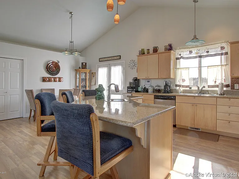 2384 S Paddock Dr — Photo 5