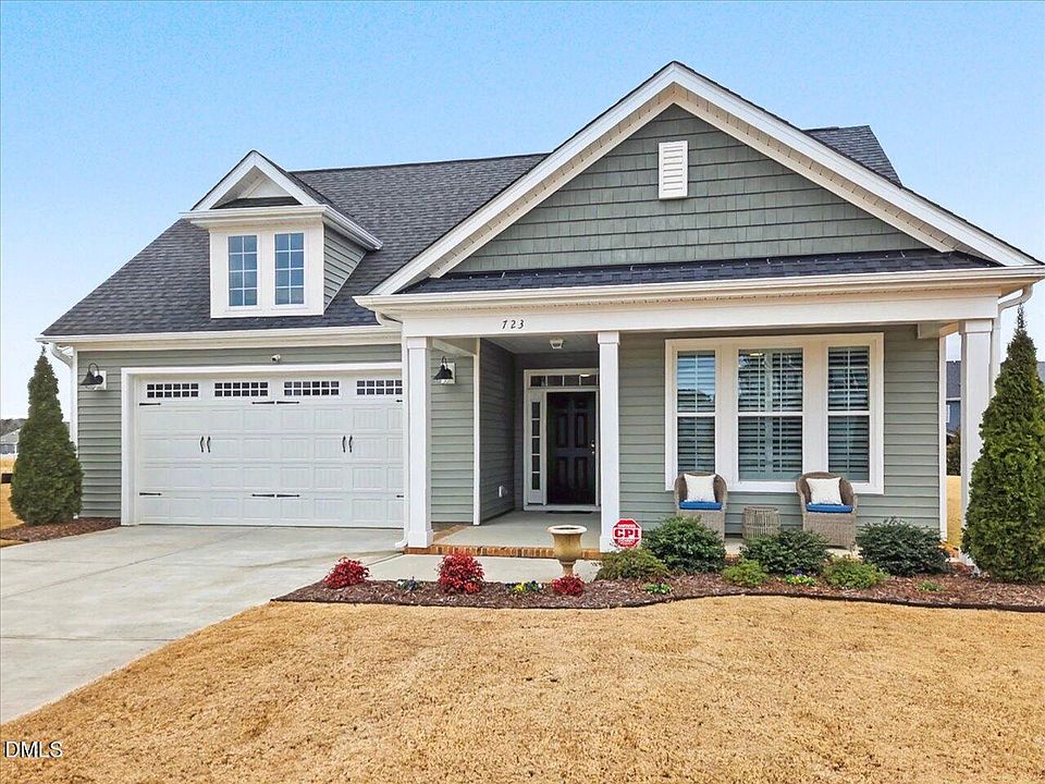 1st image of 723 Crestdale Dr