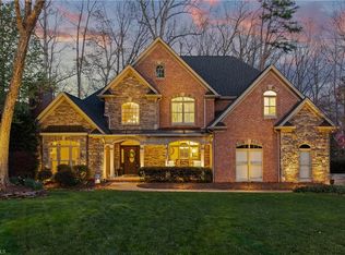 3630 Rosebriar Cir, Winston Salem, NC 27106