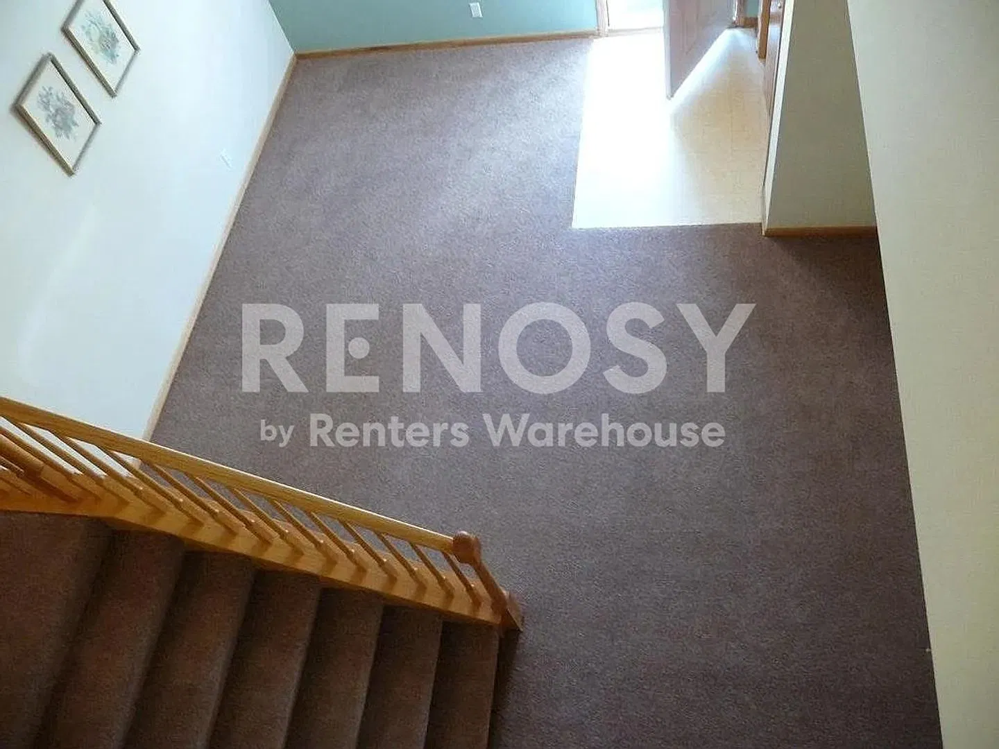 Spacious 3 Bed, 2 Bath Townhome — Photo 4