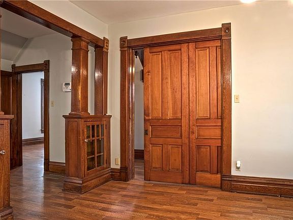 Pocket Doors between entry and Living Room