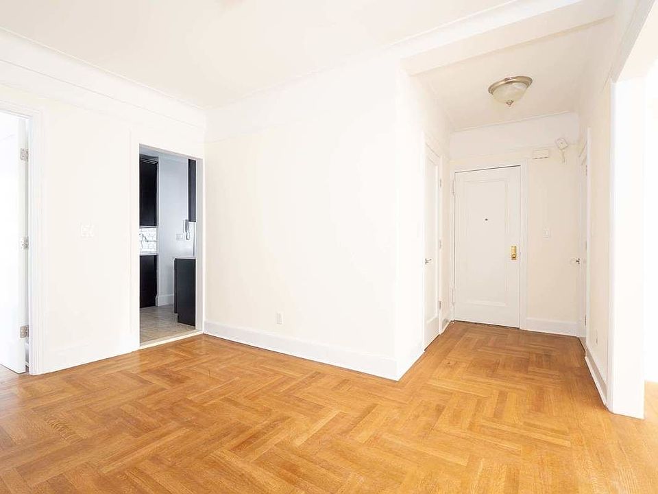 1st image of 910 W End Ave APT 8A