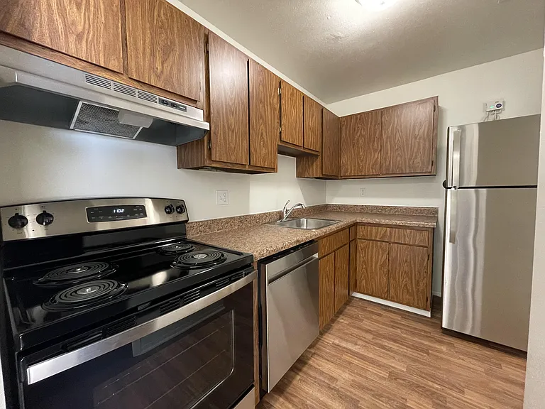 Windsor Place Apartments — Photo 37