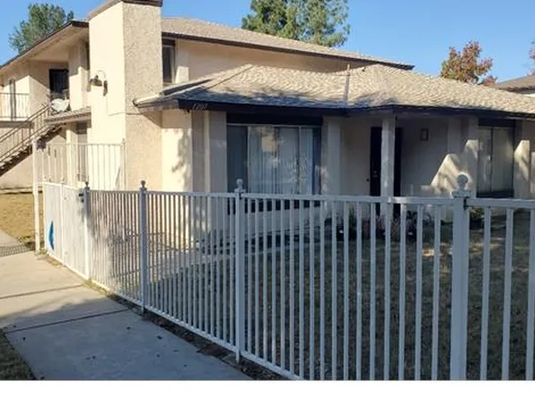 1207 Post St #D, Redlands, CA 92374