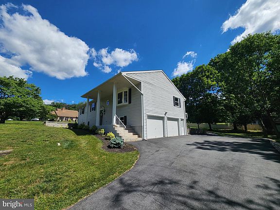 3rd image of 476 Old Stage Rd