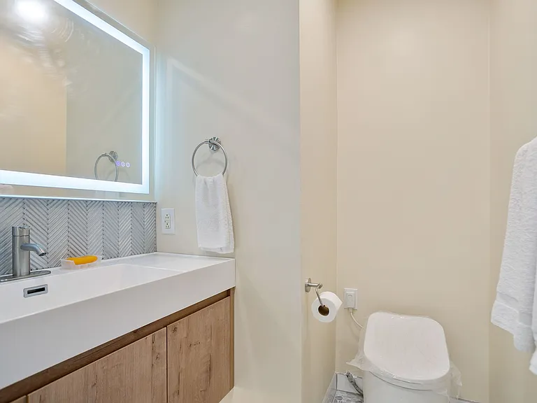 127 Marona St NE — Photo 16