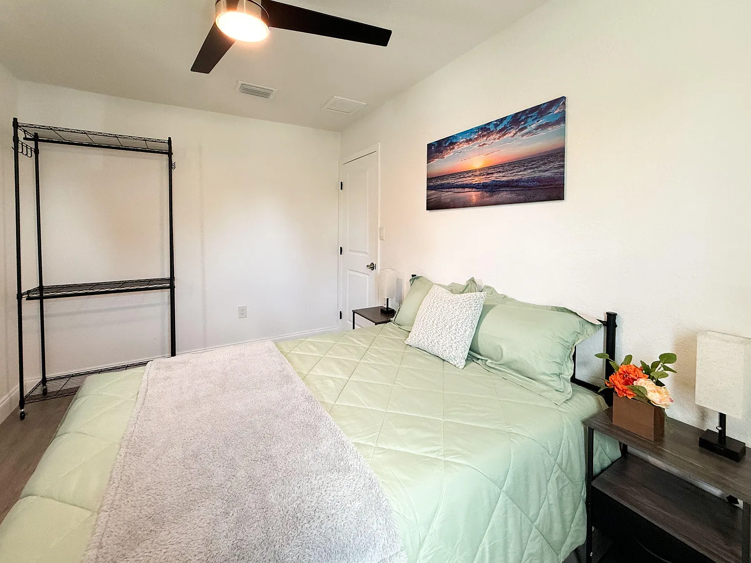 4 bed, 3.0 bath, 1292 sqft, $1,001 — Photo 3