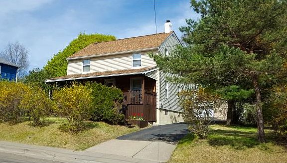 2nd image of 52 Zoa Ave