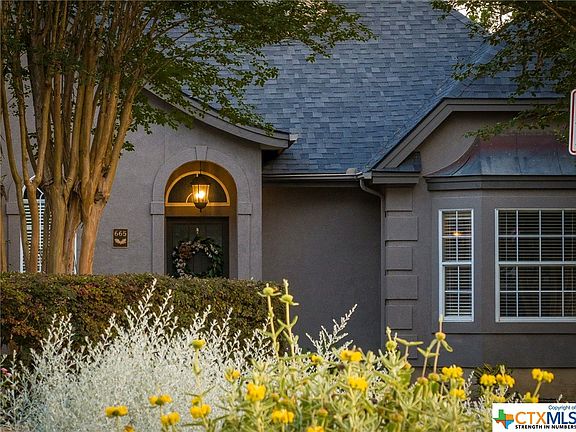 3rd image of 665 Evergreen Ln