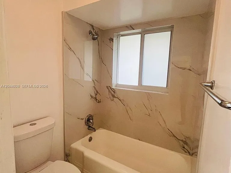 1061 NE 26th Ave #1061 — Photo 18