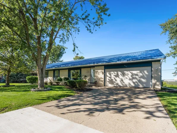 865 E Water St, Berne, IN 46711