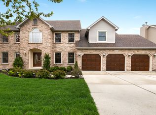 2275 Carrington Ln, Aurora, IL
