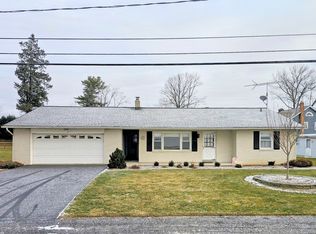 3 Hillcrest Ave, Leola, PA 17540