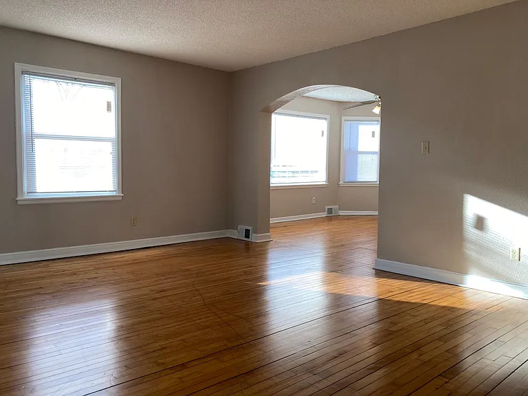 741 Rose Ave E #1 — Photo 4