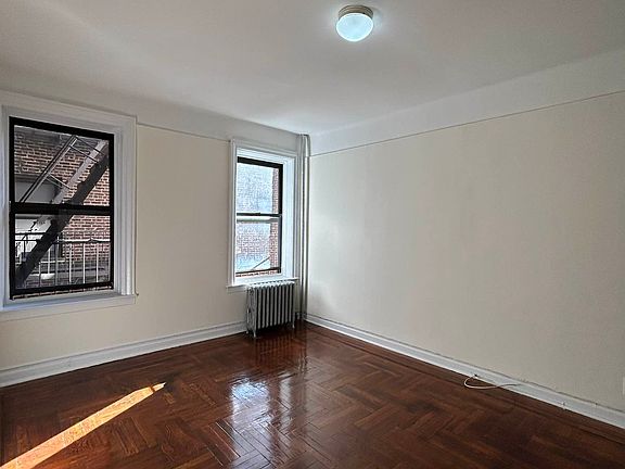 4th image of 11865 Metropolitan Ave APT 4B