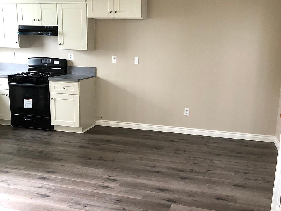 1st image of 21427 Bloomfield Ave #X