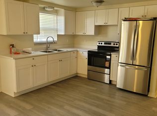 1206 W College Ave, Ruskin, FL 33570