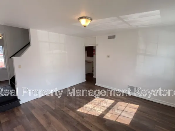 138 Delaware Dr, Coraopolis, PA 15108