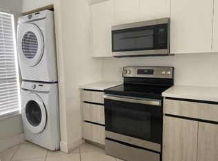 219 SE 8th St #602, Hallandale, FL 33009