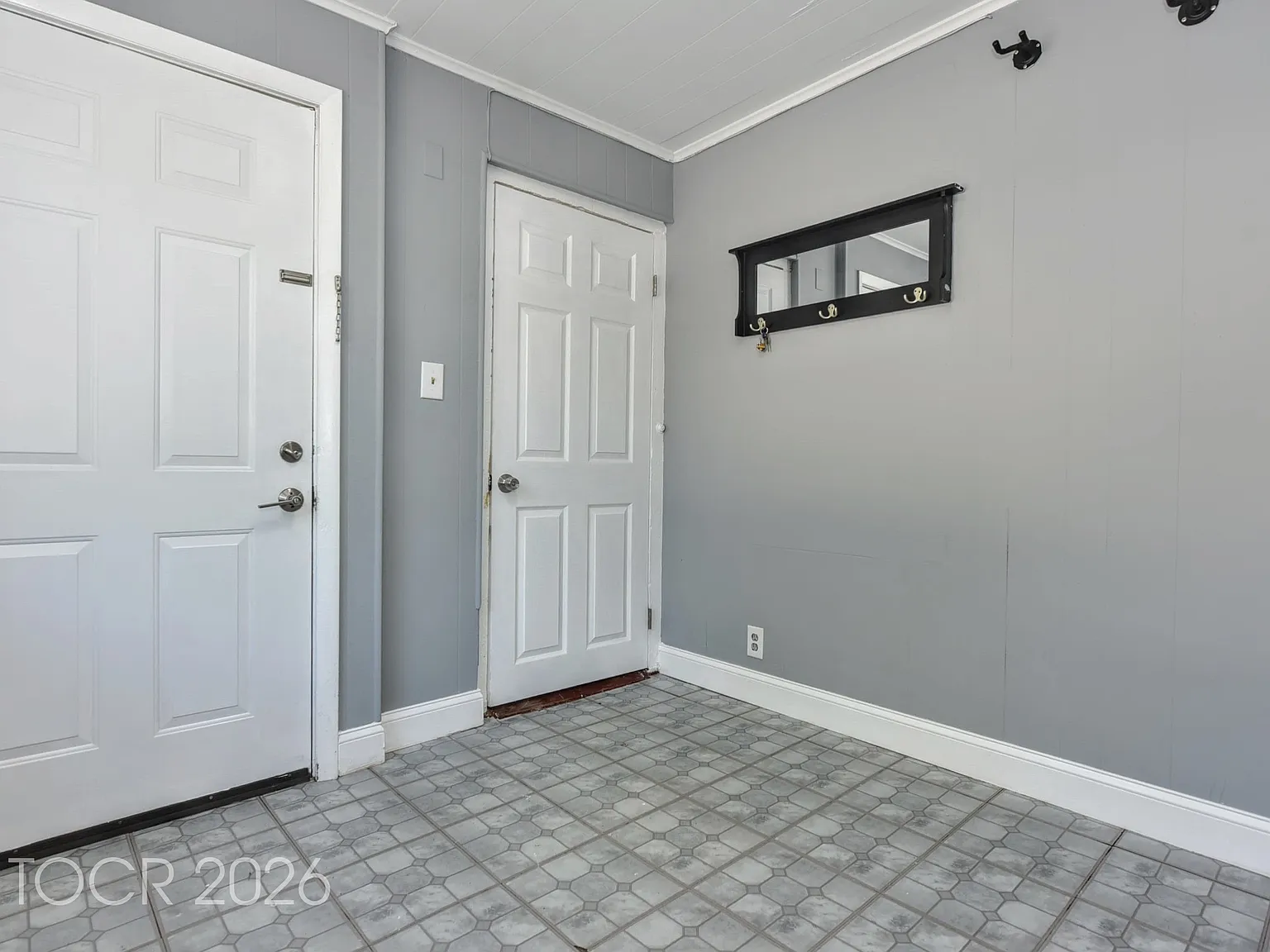 72 Newark Ave — Photo 2