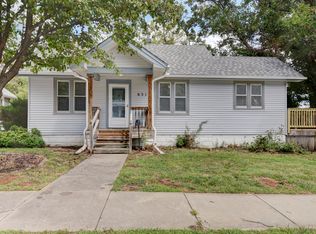 831 S 49th St, Omaha, NE 68106