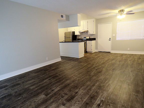 4th image of 2209 Judson St APT 34B