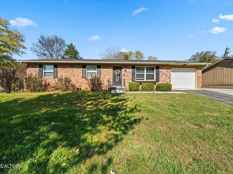 1st image of 2905 Gordon Pl