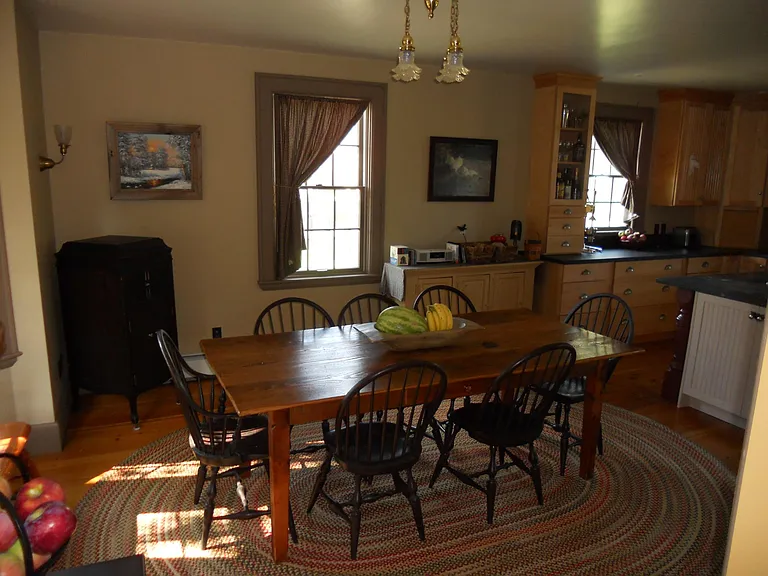 239 Foundry St — Photo 5