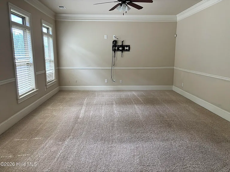 717 Porter Ln — Photo 5