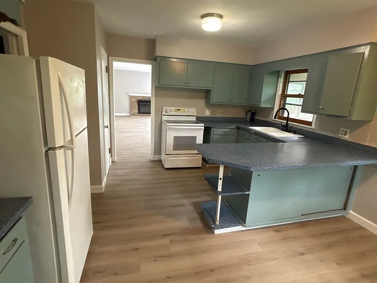 418 Wheelock Pkwy W — Photo 6