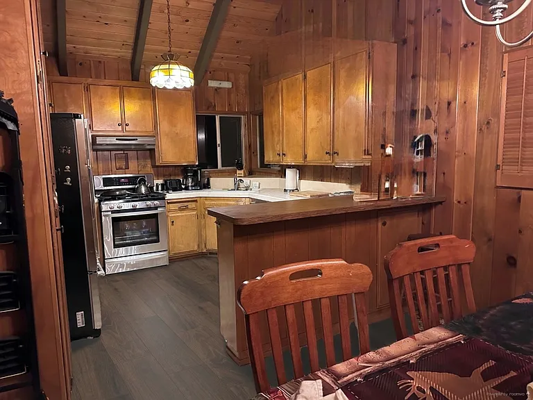 27414 Pinewood Dr — Photo 2