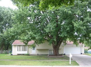 1949 Pleasant Ave, St Charles, IL 60174