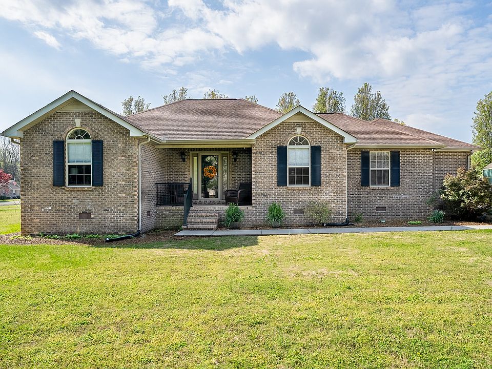 1st image of 387 Fairview Cir