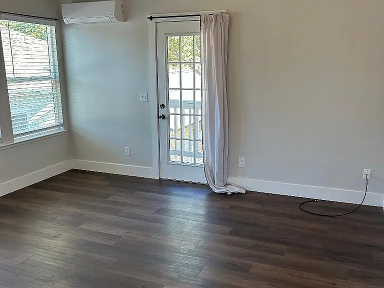 2704 S St — Photo 3