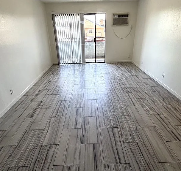 6726 WOODLEY — Photo 8