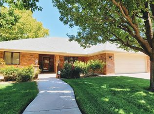 903 Escalante Rd, Roswell, NM 88201