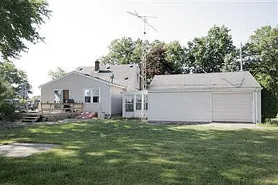 3 bed, 1400 sqft, $1,900 — Photo 2