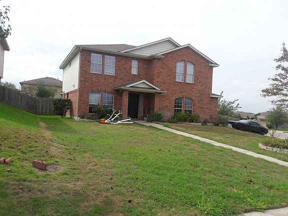 2nd image of 435 Oxford Dr
