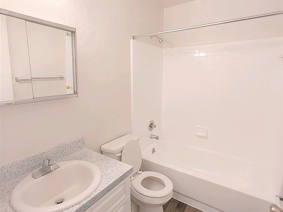 Stairs Bathroom for either a 2/1.5 or 3/2.5 .