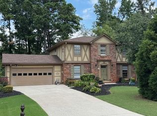 350 Stonebridge Dr, Roswell, GA 30075