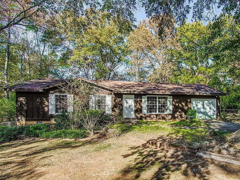 150 Arthur Cir — Photo 4