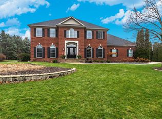 9 Strawberry Rd, Bloomington, IL 61704