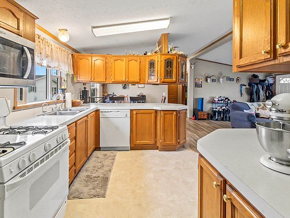 5th image of 234 Christopher Stone Dr