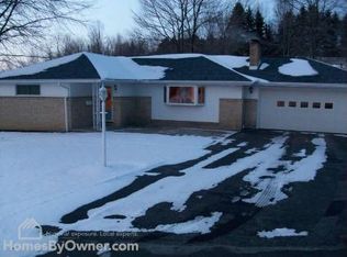 943 Skyline Dr, Ellwood City, PA 16117