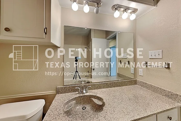 7465 Timberhill Dr — Photo 16
